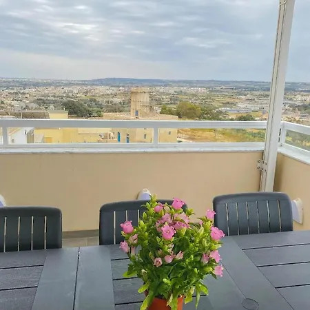 The Blue Mill Penthouse With Beautiful Views Lägenhet Naxxar