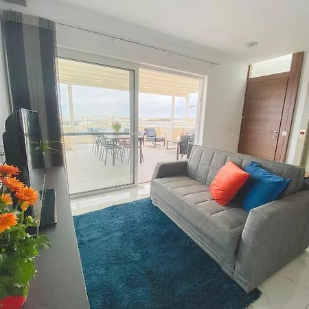 The Blue Mill Penthouse With Beautiful Views Naxxar