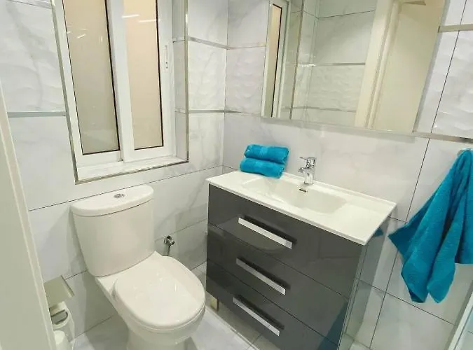 The Blue Mill Penthouse With Beautiful Views * Naxxar