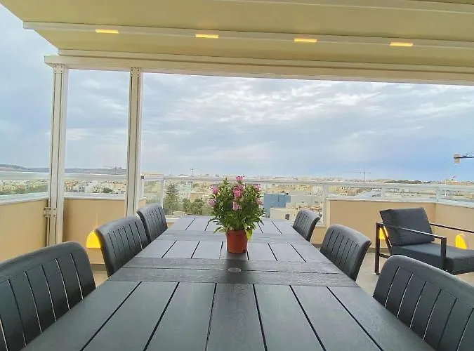 The Blue Mill Penthouse With Beautiful Views Naxxar